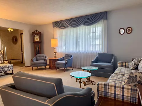 Living - 5294 Torchwood Loop E, Columbus, OH 43229 photo 2 of 10