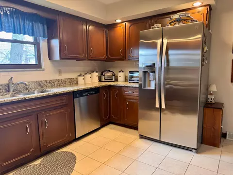 Kitchen - 5294 Torchwood Loop E, Columbus, OH 43229 photo 5 of 8