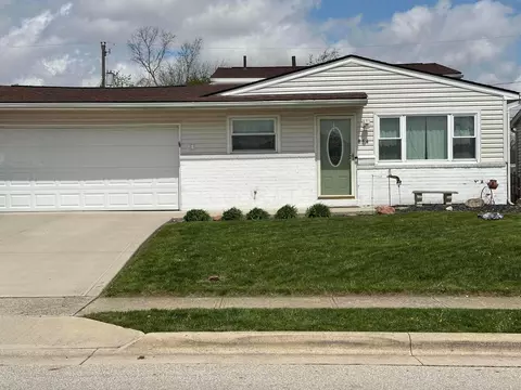854 Crescent Dr, West Jefferson, OH 43162