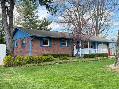 5653 Northbrook Dr W, Worthington, OH 43085
