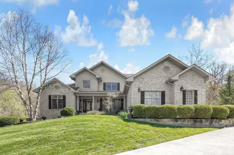 419 Glyn Tawel Dr, Granville, OH 43023