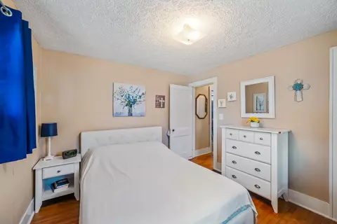 Bedroom - 519 Oak St, Marion, OH 43302 photo 2 of 4