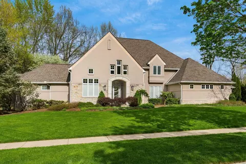 8432 Tartan Fields Dr, Dublin, OH 43017