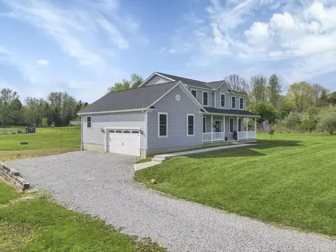 Exterior - 3427 Stringtown Rd NE, Lancaster, OH 43130 photo 4 of 22