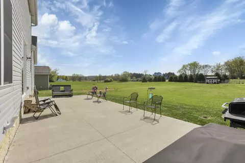 Exterior - 3427 Stringtown Rd NE, Lancaster, OH 43130 photo 14 of 22
