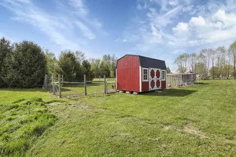 Exterior - 3427 Stringtown Rd NE, Lancaster, OH 43130 photo 19 of 22