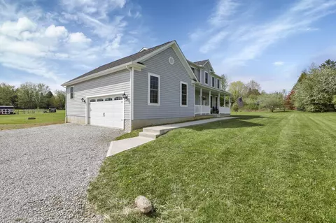 Exterior - 3427 Stringtown Rd NE, Lancaster, OH 43130 photo 9 of 22