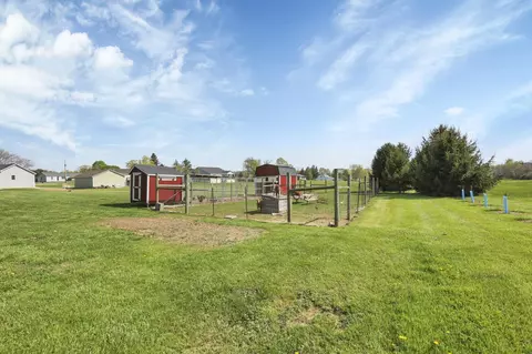Exterior - 3427 Stringtown Rd NE, Lancaster, OH 43130 photo 18 of 22