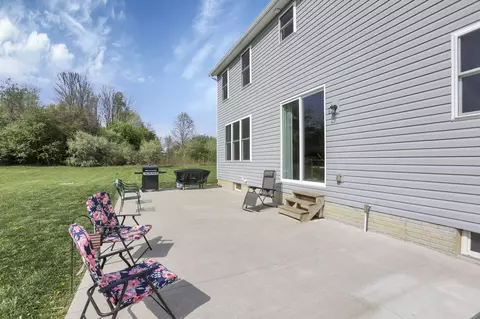 Exterior - 3427 Stringtown Rd NE, Lancaster, OH 43130 photo 13 of 22