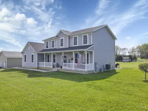 Exterior - 3427 Stringtown Rd NE, Lancaster, OH 43130 photo 5 of 22
