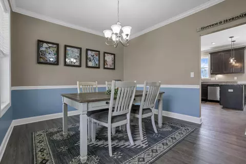 Dining - 3427 Stringtown Rd NE, Lancaster, OH 43130 photo 3 of 4
