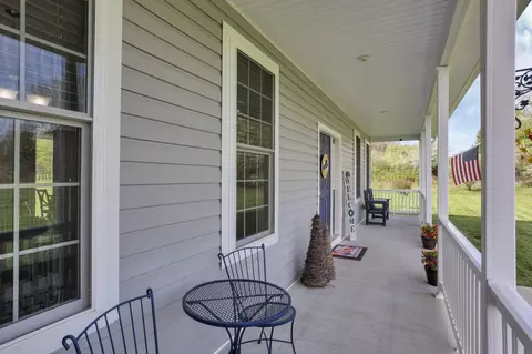 Exterior - 3427 Stringtown Rd NE, Lancaster, OH 43130 photo 7 of 22