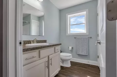 Bath - 3427 Stringtown Rd NE, Lancaster, OH 43130 photo 3 of 6