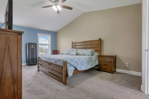 Bedroom - 3427 Stringtown Rd NE, Lancaster, OH 43130 photo 5 of 8