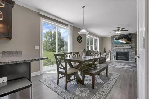 Dining - 3427 Stringtown Rd NE, Lancaster, OH 43130 photo 2 of 4