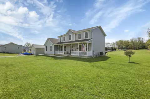 Exterior - 3427 Stringtown Rd NE, Lancaster, OH 43130 photo 10 of 22
