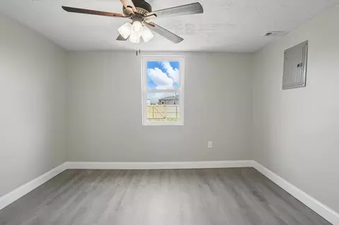Bedroom - 1002 Wayne Ave, Springfield, OH 45503 photo 2 of 3