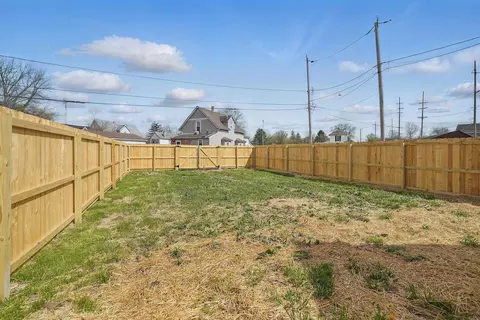 Exterior - 1002 Wayne Ave, Springfield, OH 45503 photo 6 of 8