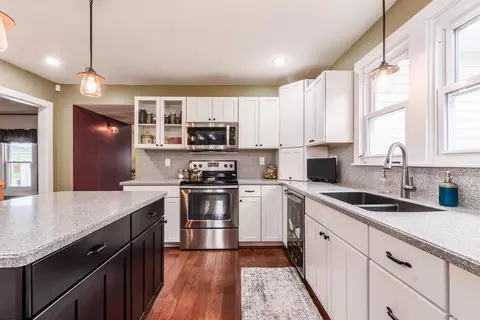 Kitchen - 52 3rd St SE, Newark, OH 43055 photo 3 of 4