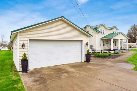 Exterior - 52 3rd St SE, Newark, OH 43055 photo 8 of 20