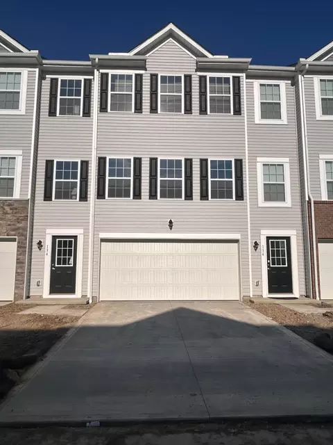134 Coyote Willow Dr, Etna, OH 43068