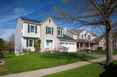 1093 Creekview Dr, Marysville, OH 43040