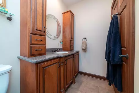 Bath - 3947 Spicer Rd, Caledonia, OH 43314 photo 2 of 4