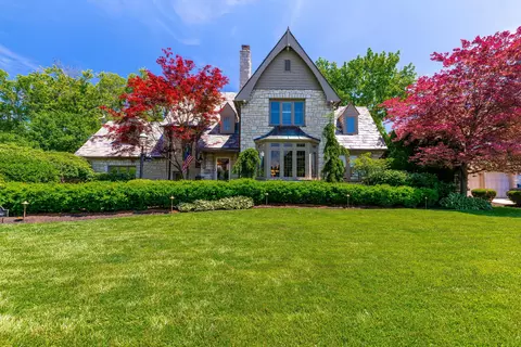 2134 Yorkshire Rd, Columbus, OH 43221