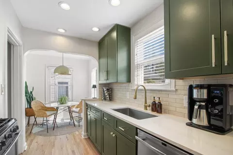 Kitchen - 392 E Beechwold Blvd, Columbus, OH 43214 photo 2 of 5