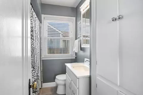 Bath - 392 E Beechwold Blvd, Columbus, OH 43214 photo 1 of 2