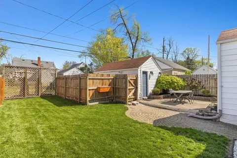 Exterior - 392 E Beechwold Blvd, Columbus, OH 43214 photo 4 of 5