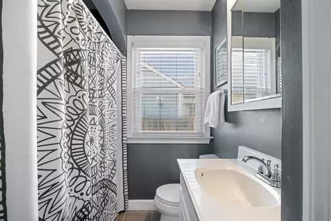 Bath - 392 E Beechwold Blvd, Columbus, OH 43214 photo 2 of 2