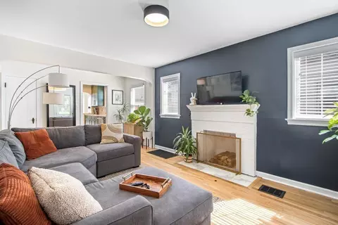 Living - 392 E Beechwold Blvd, Columbus, OH 43214 photo 1 of 5