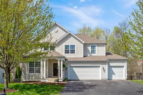 3163 Autumn Applause Dr, Lewis Center, OH 43035