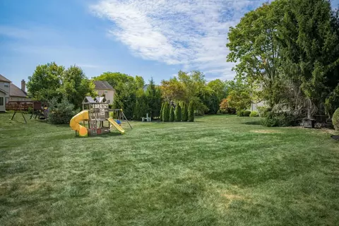 Exterior - 7814 Craindow Ct, Dublin, OH 43017 photo 13 of 15