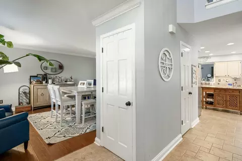 Entry Way - 7814 Craindow Ct, Dublin, OH 43017 photo 2 of 2