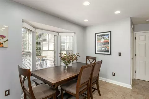 Dining - 7814 Craindow Ct, Dublin, OH 43017 photo 4 of 5