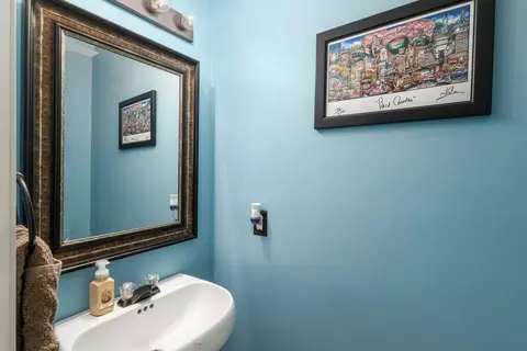 Bath - 7814 Craindow Ct, Dublin, OH 43017 photo 1 of 7