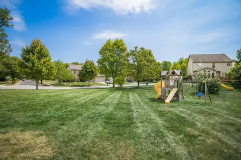 Exterior - 7814 Craindow Ct, Dublin, OH 43017 photo 15 of 15