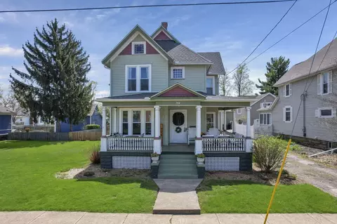 704 E High St, Mount Vernon, OH 43050