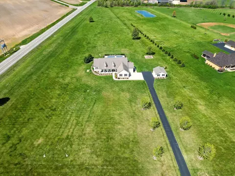 4201 Abbey Chase Ct, Hilliard, OH 43026