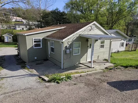 Exterior - 1361 Ohio Ave, Logan, OH 43138 photo 2 of 2