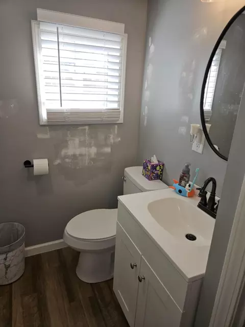 Bath - 1361 Ohio Ave, Logan, OH 43138 photo 1 of 3