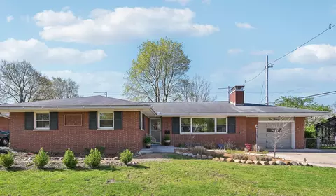 521 Fairlawn Dr, Columbus, OH 43214