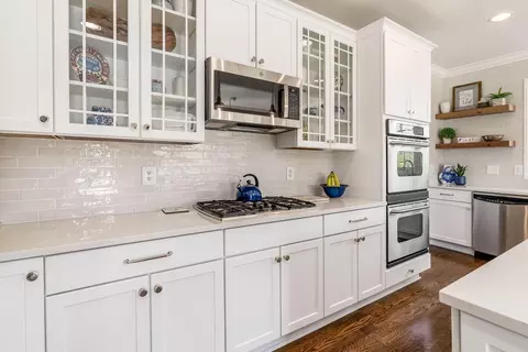 Kitchen - 2383 Dauer Ct, Powell, OH 43065 photo 6 of 8