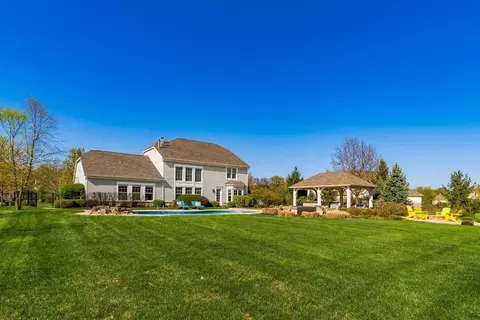 Exterior - 2383 Dauer Ct, Powell, OH 43065 photo 11 of 12