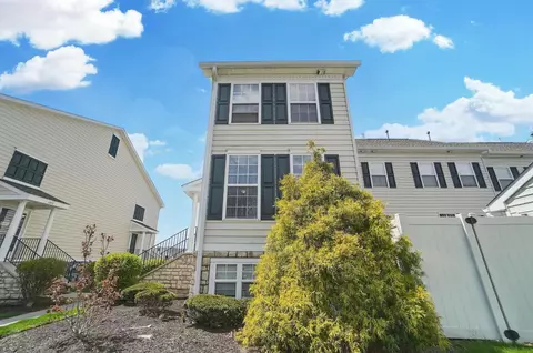 6056 Phar Lap Dr #17, New Albany, OH 43054