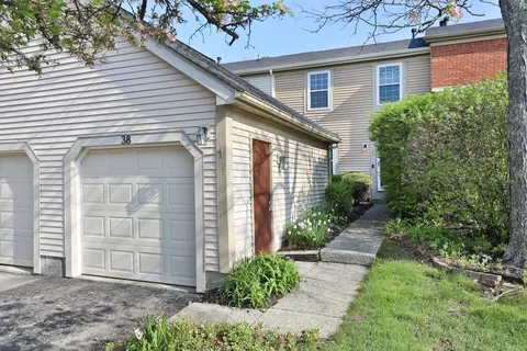 38 Ravine Ridge Dr S, Powell, OH 43065