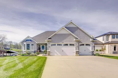 1028 Apple Valley Dr, Howard, OH 43028