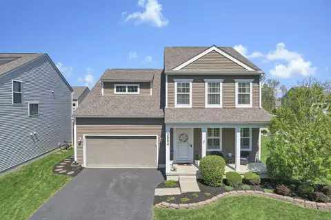 3884 Winding Oaks Dr, Columbus, OH 43228